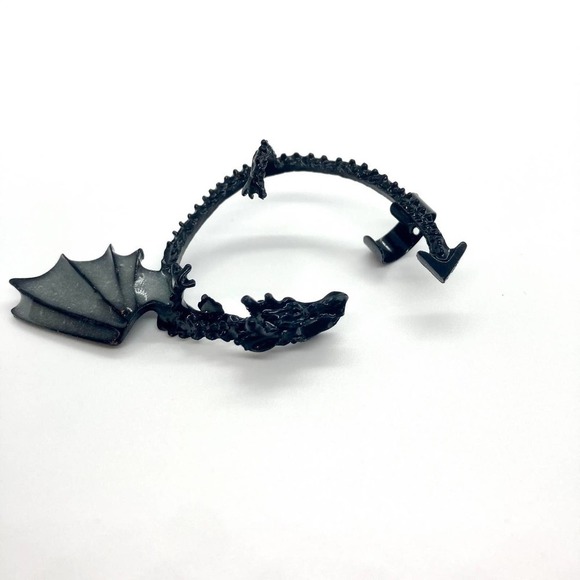 Single Left Ear Black Dragon Wrap Cuff Earring - Picture 4 of 9